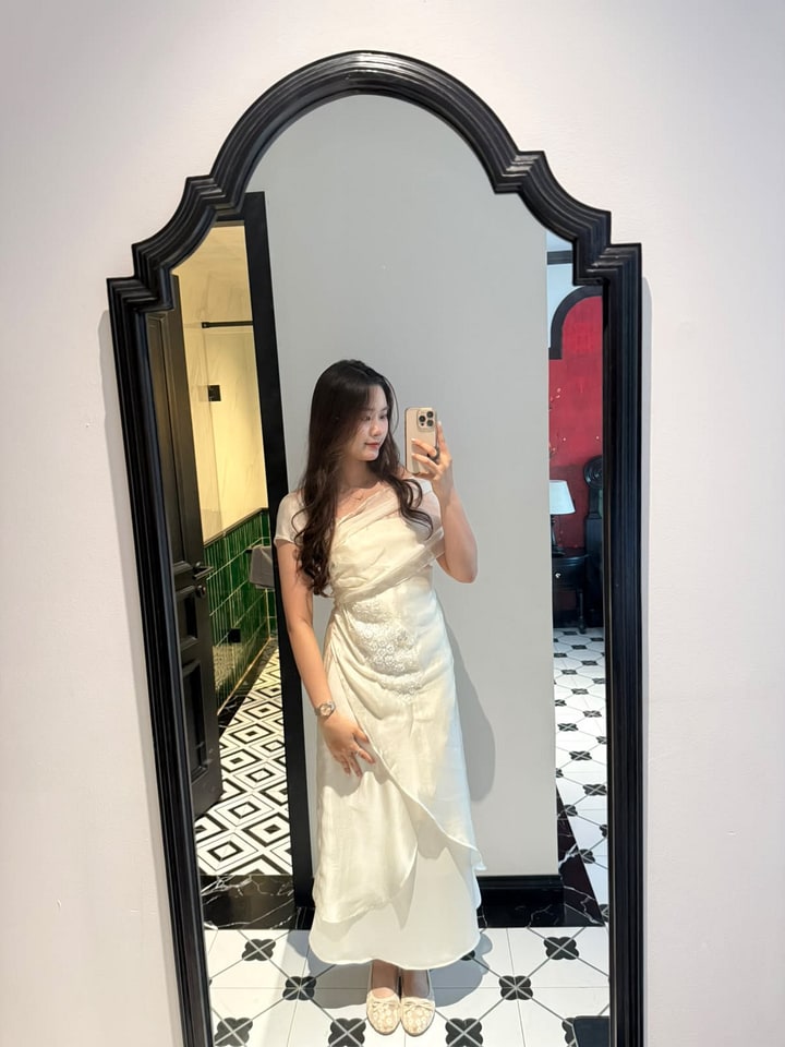 Váy Blome Dress tơ óng, ảnh khách hàng