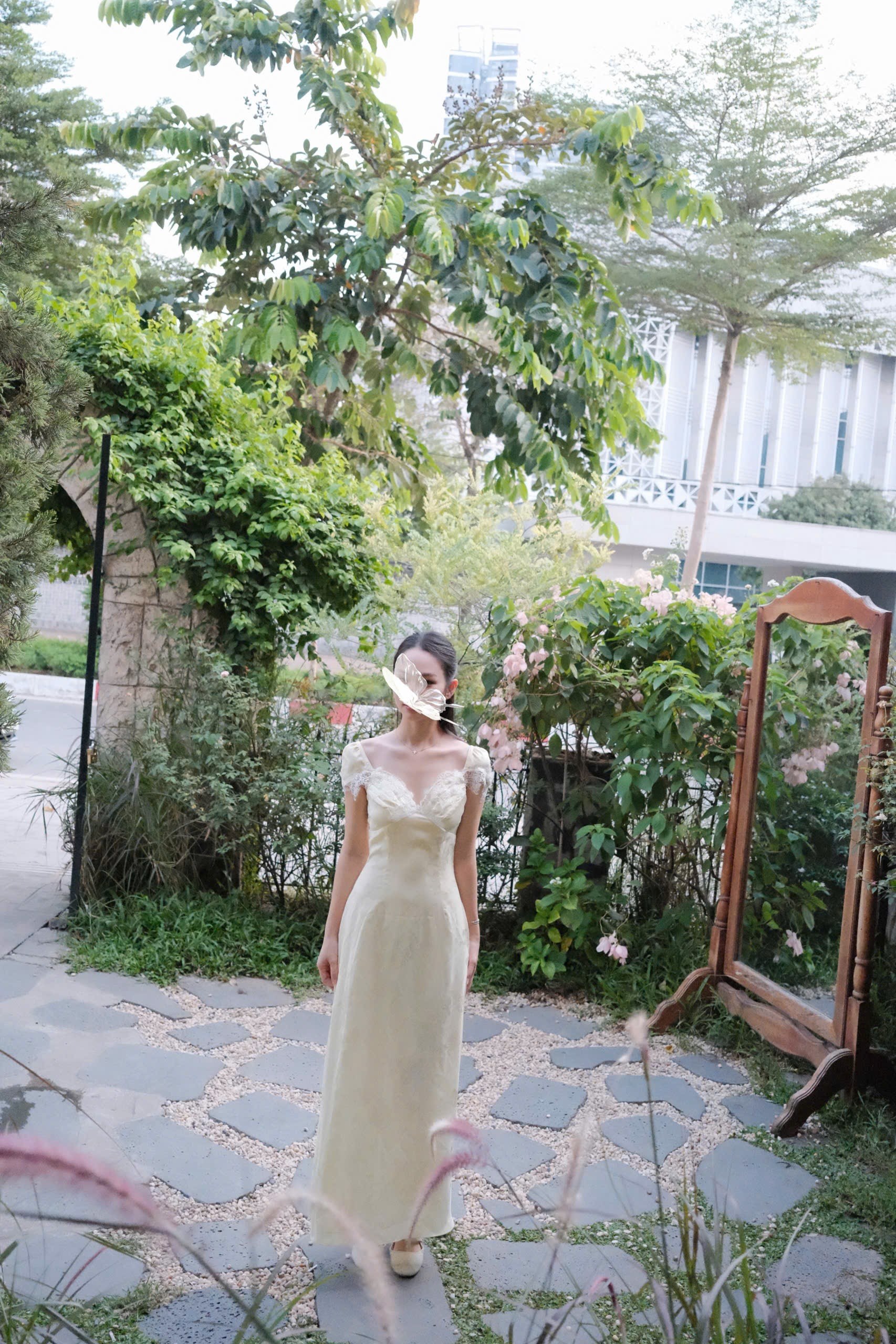 Váy lụa Fly Dress vàng gà, ảnh 5
