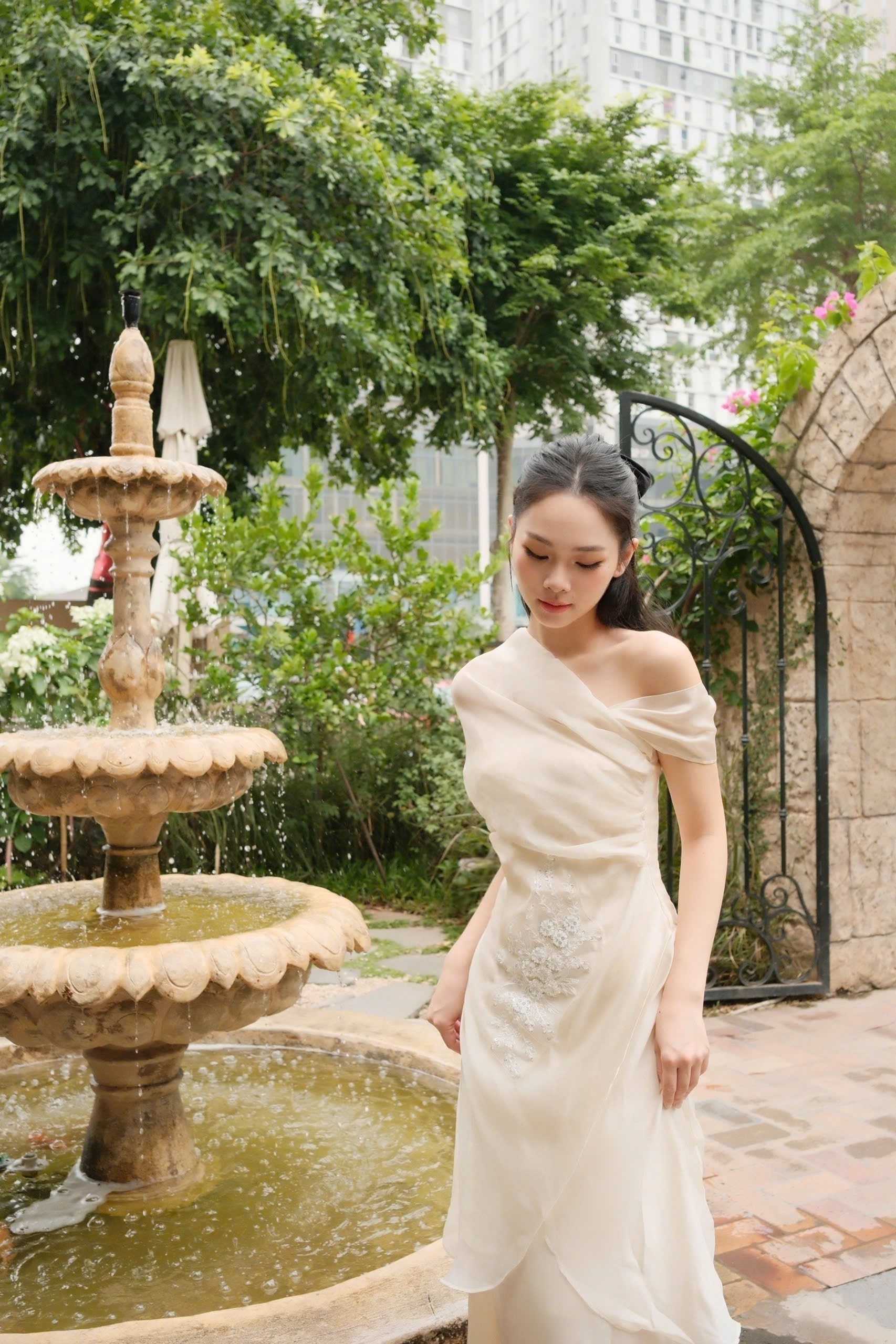 Váy Blome Dress tơ óng, ảnh 2