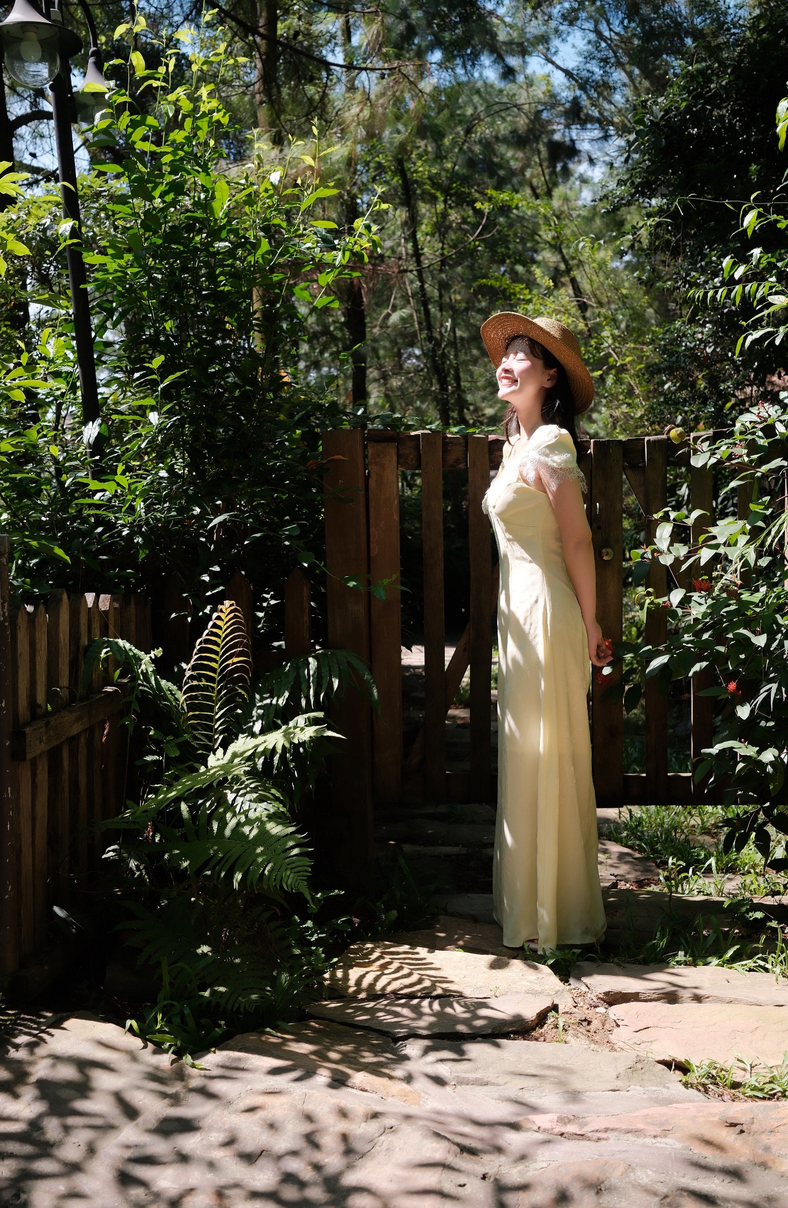 Váy lụa Fly Dress vàng gà